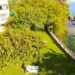 De La Hoz 招待所 3*